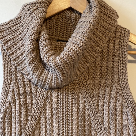 Banana Republic Sweater Vest Tunic - Picture 4 of 8